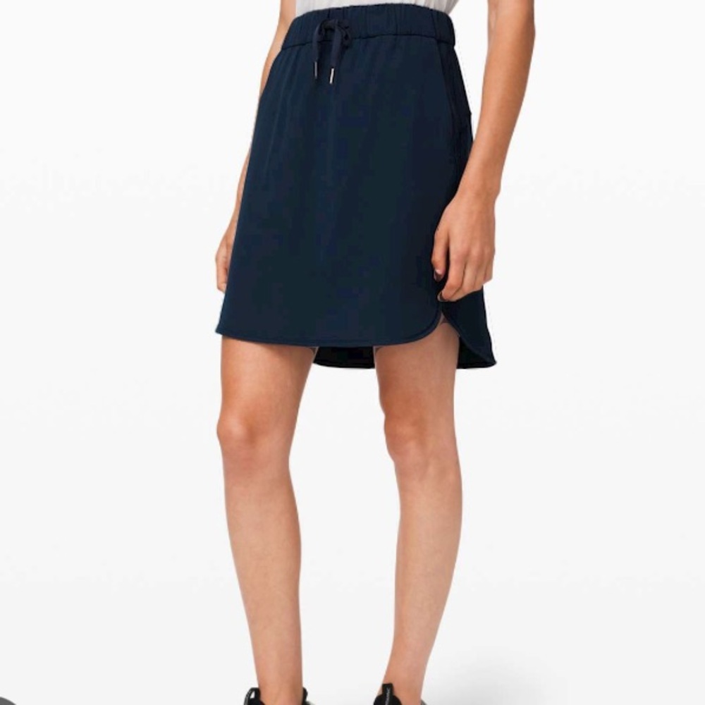 Lululemon On the Fly Skirt Black Size 6